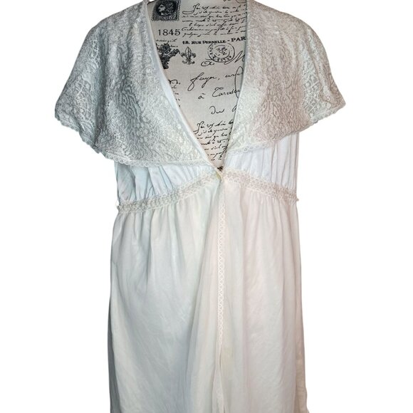 Vintage White Short Nightgown, Button Front Medium Lace Shoulder 'Cape' Romantic - Picture 1 of 7